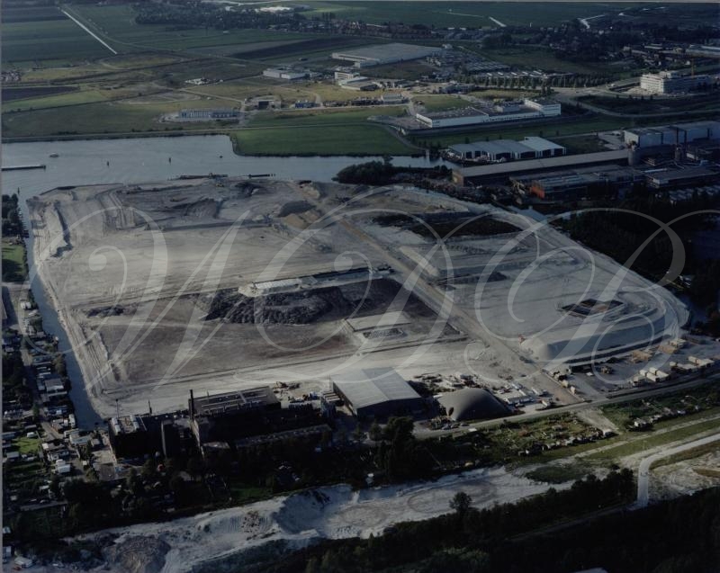 Balkenhaven Zaandam gedempte en bouwrijp gemaakt voor industrie