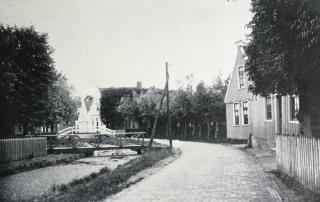 Foto 1381744515